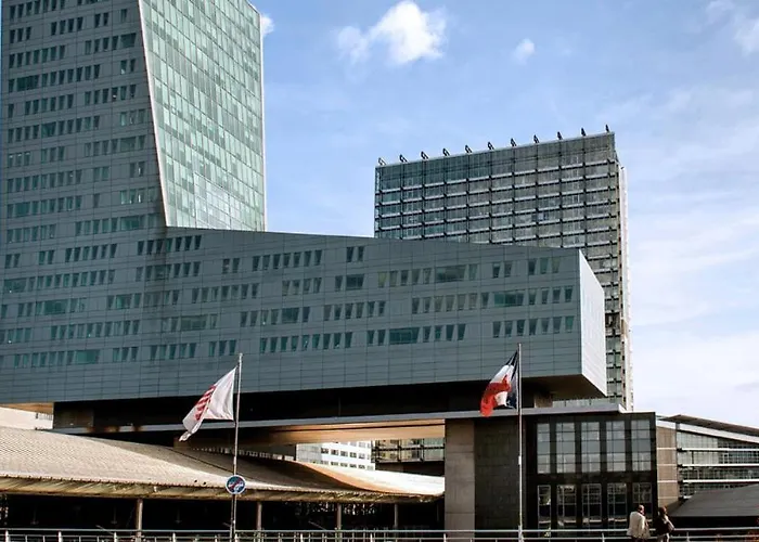 Emplacement Pour Ce Vieux *