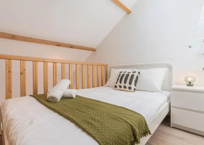 Emplacement Pour Ce Vieux Appartement *