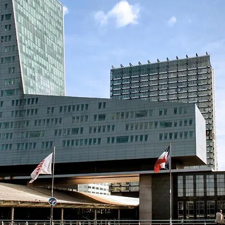 Emplacement Pour Ce Vieux *